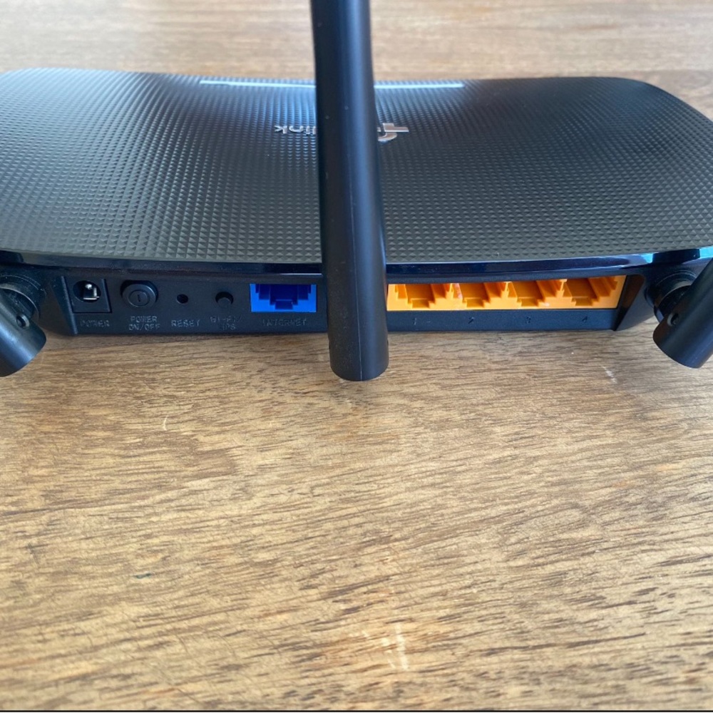 TP-Link Wireless Router - Picture 3 of 3